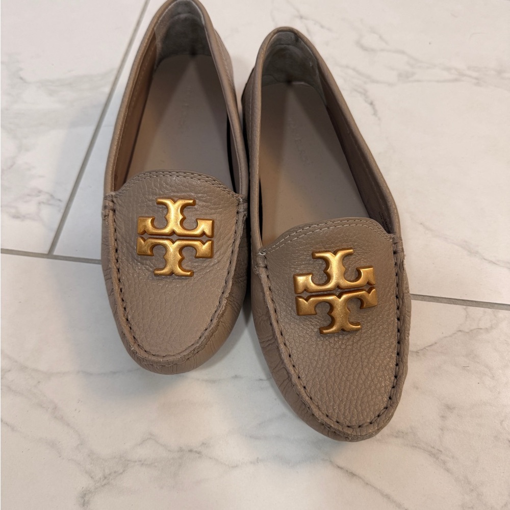 Tory Burch Women's Beige Loafers with Gold Logo